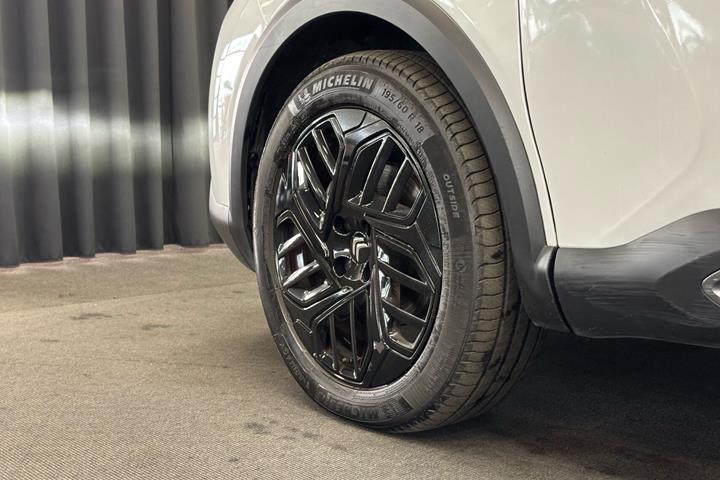 Hvid Citroën ë-C4 X fra 2024
