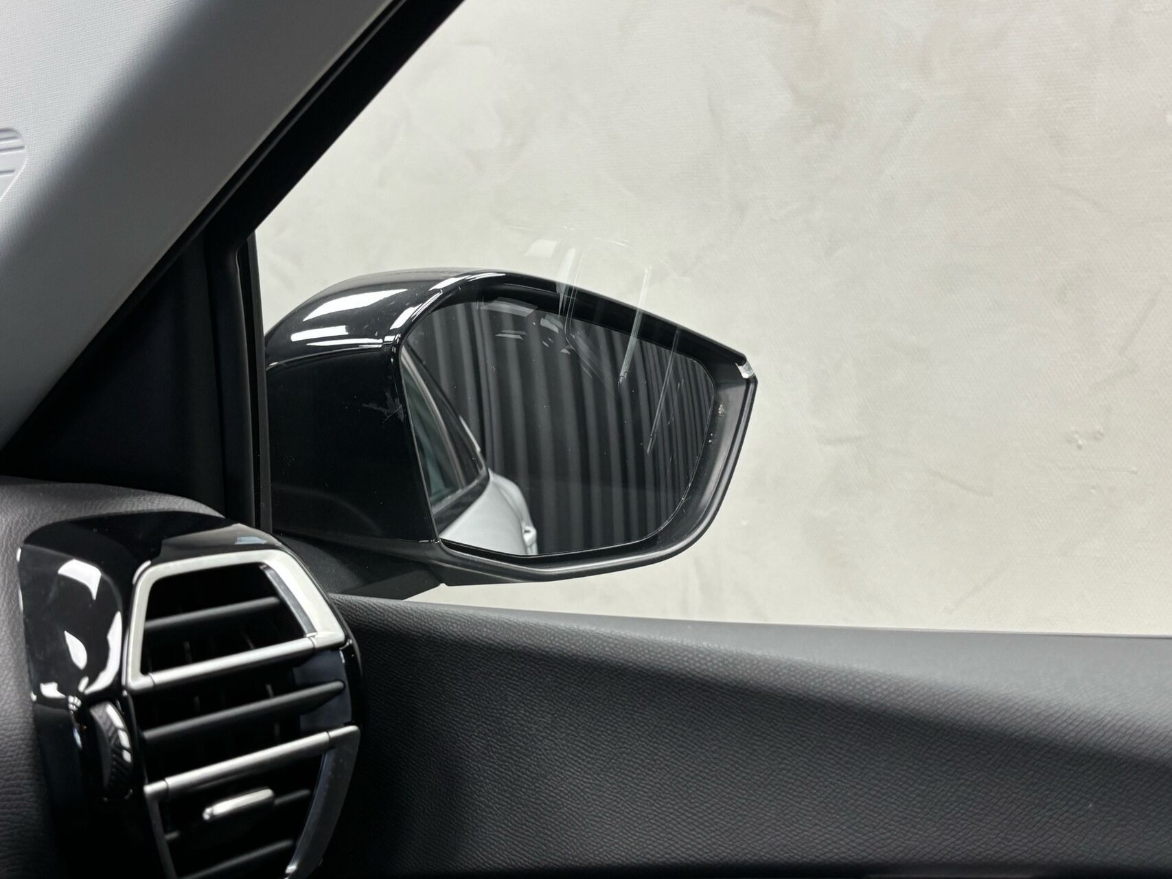 Hvid Citroën ë-C4 X fra 2024