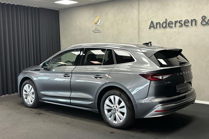 Grå Skoda Enyaq fra 2026