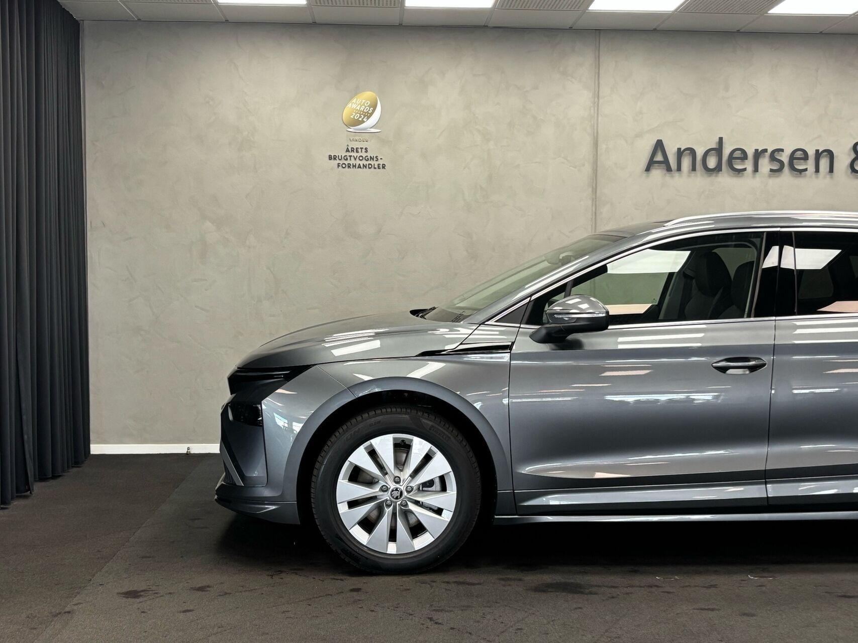 Grå Skoda Enyaq fra 2026