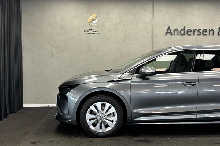 Grå Skoda Enyaq fra 2026