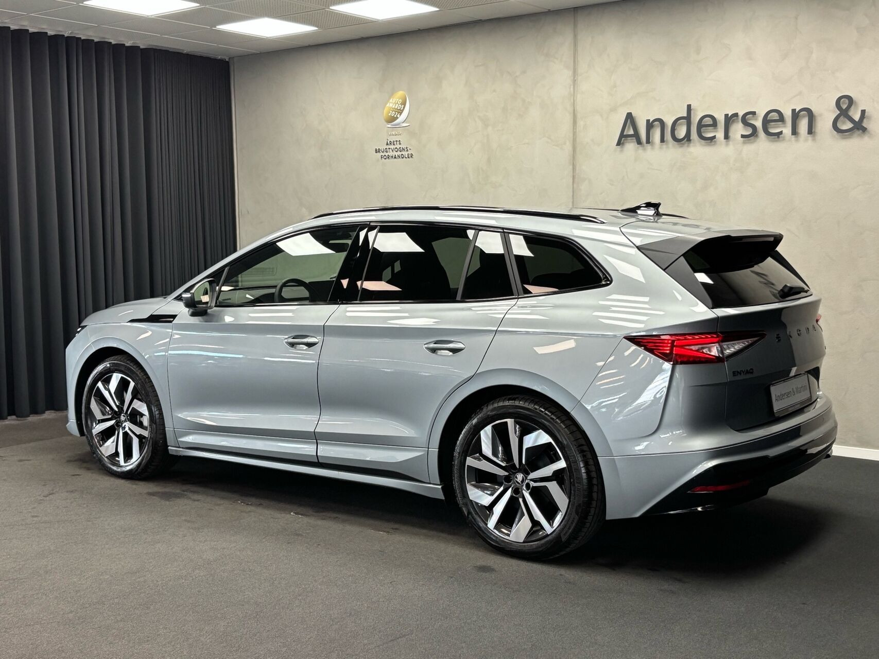 Grå Skoda Enyaq fra 2026