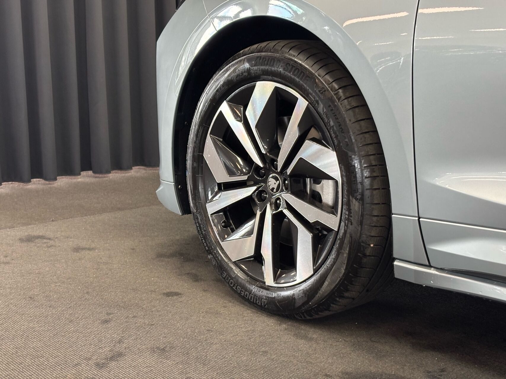 Grå Skoda Enyaq fra 2026
