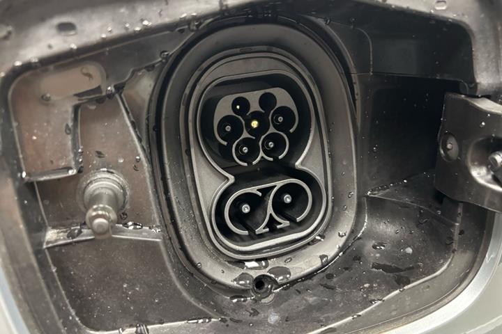 Grå Skoda Enyaq fra 2026
