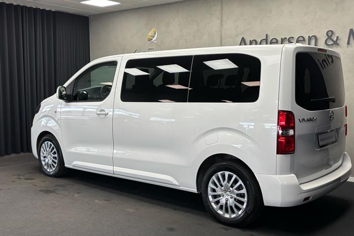 Hvid Opel Vivaro-e fra 2020