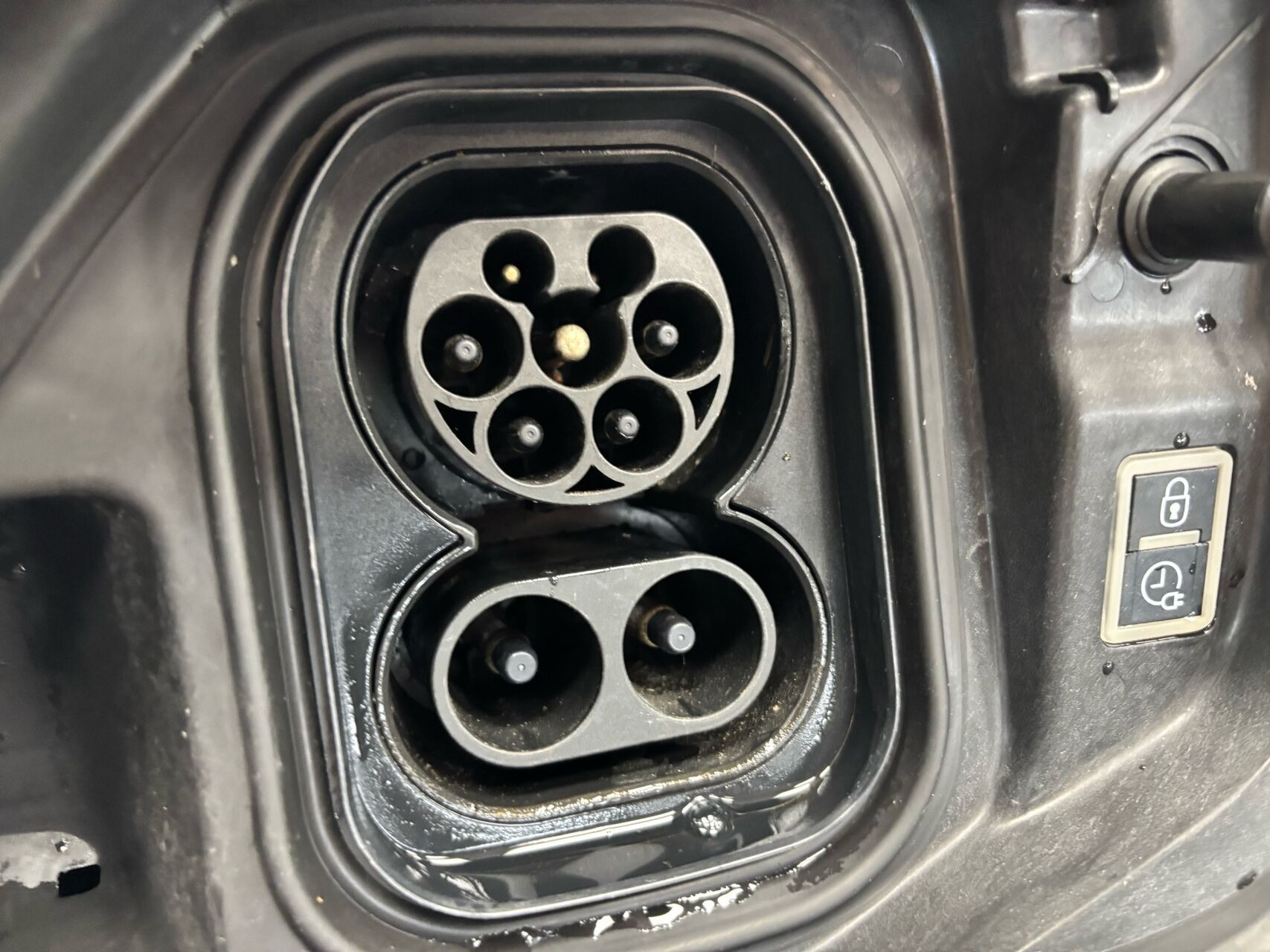 Hvid Opel Vivaro-e fra 2020