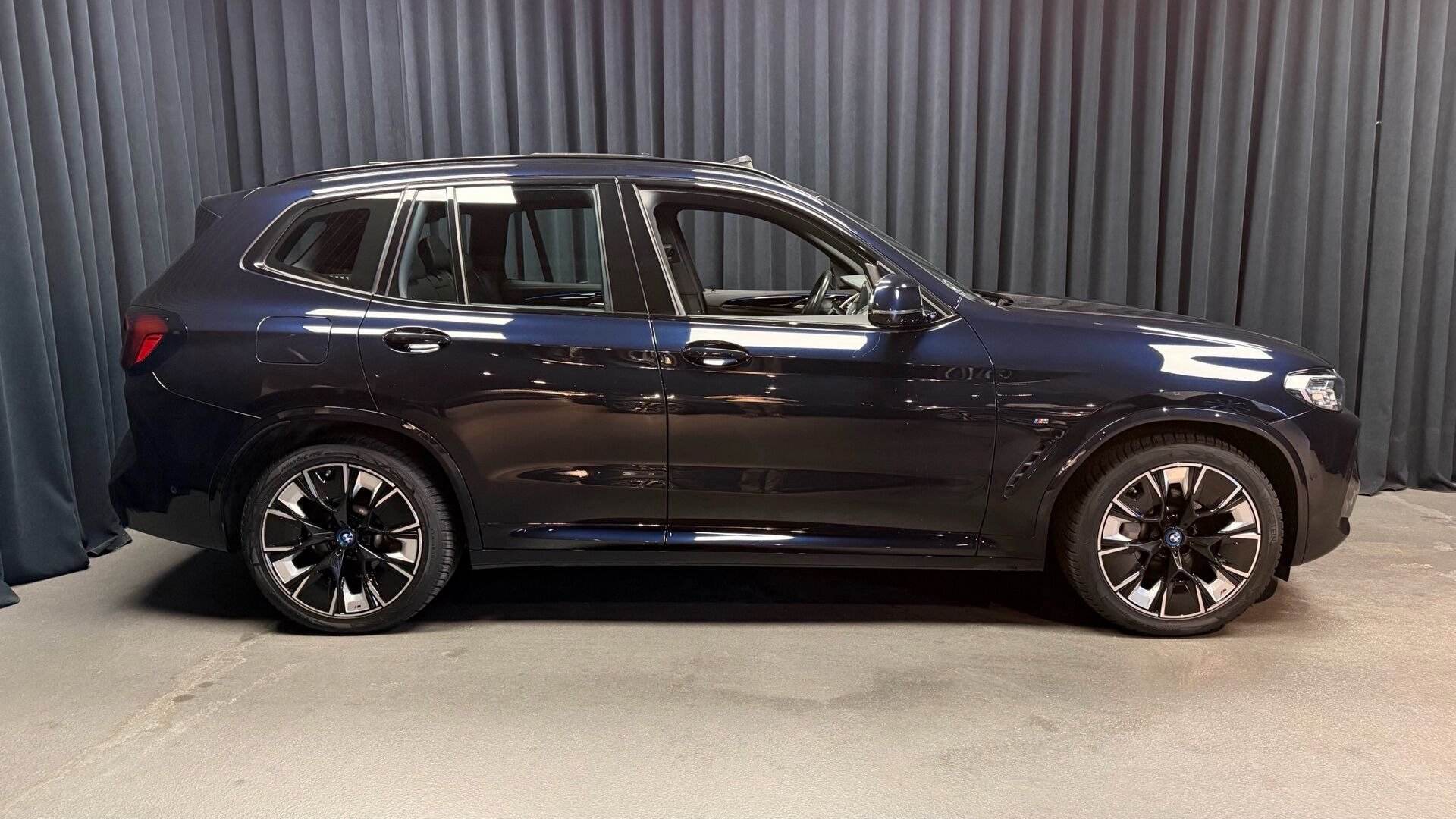 Sort BMW iX3 fra 2022