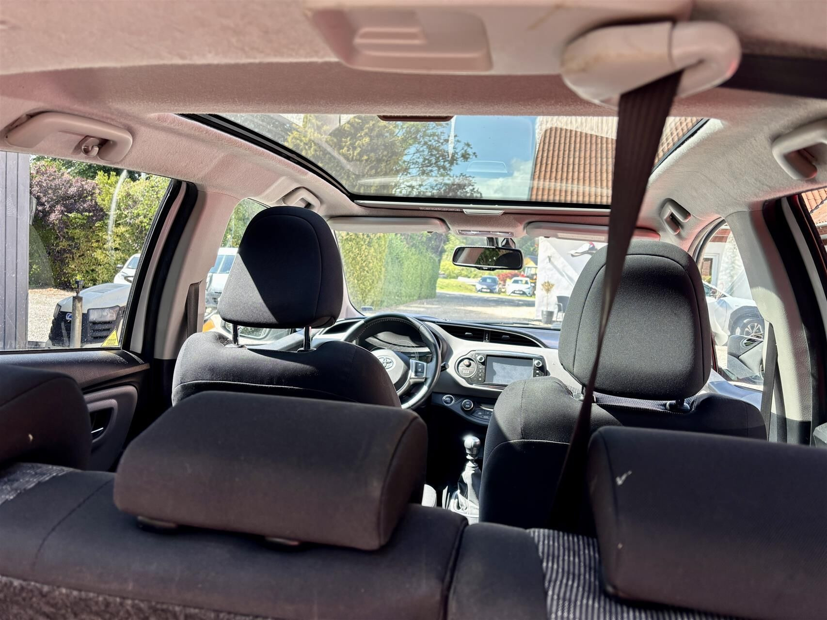 Hvid Toyota Yaris fra 2015