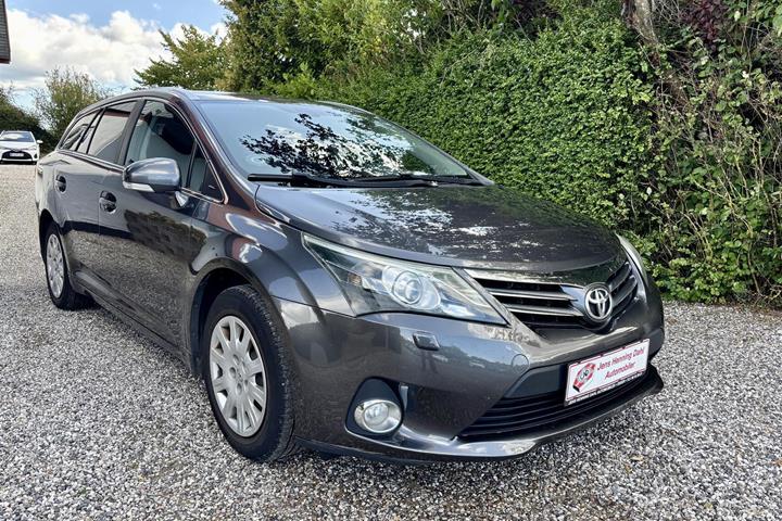 Sort Toyota Avensis fra 2012