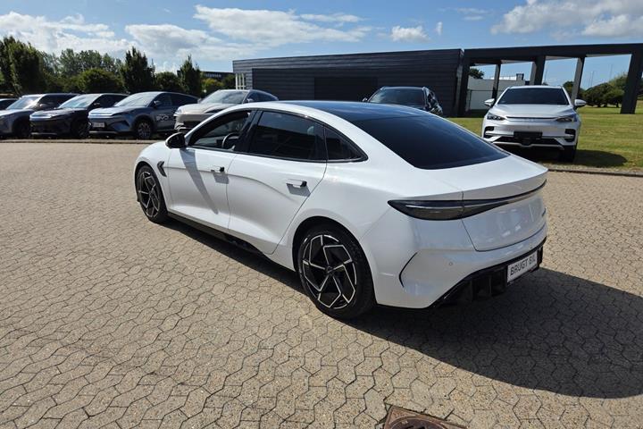 Hvid BYD Seal fra 2024