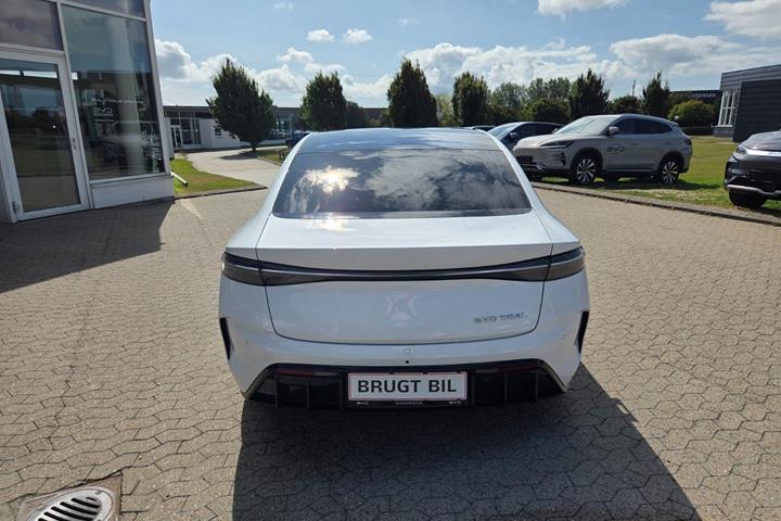 Hvid BYD Seal fra 2024