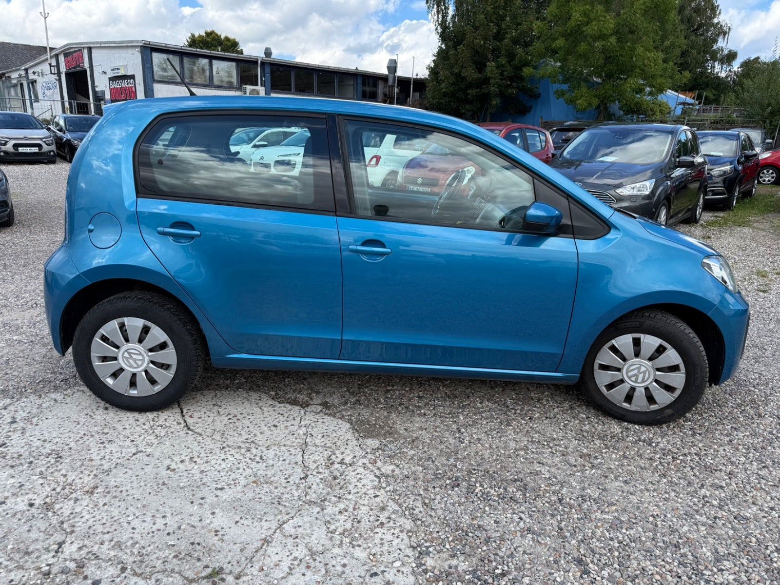 Blå VW UP! fra 2017