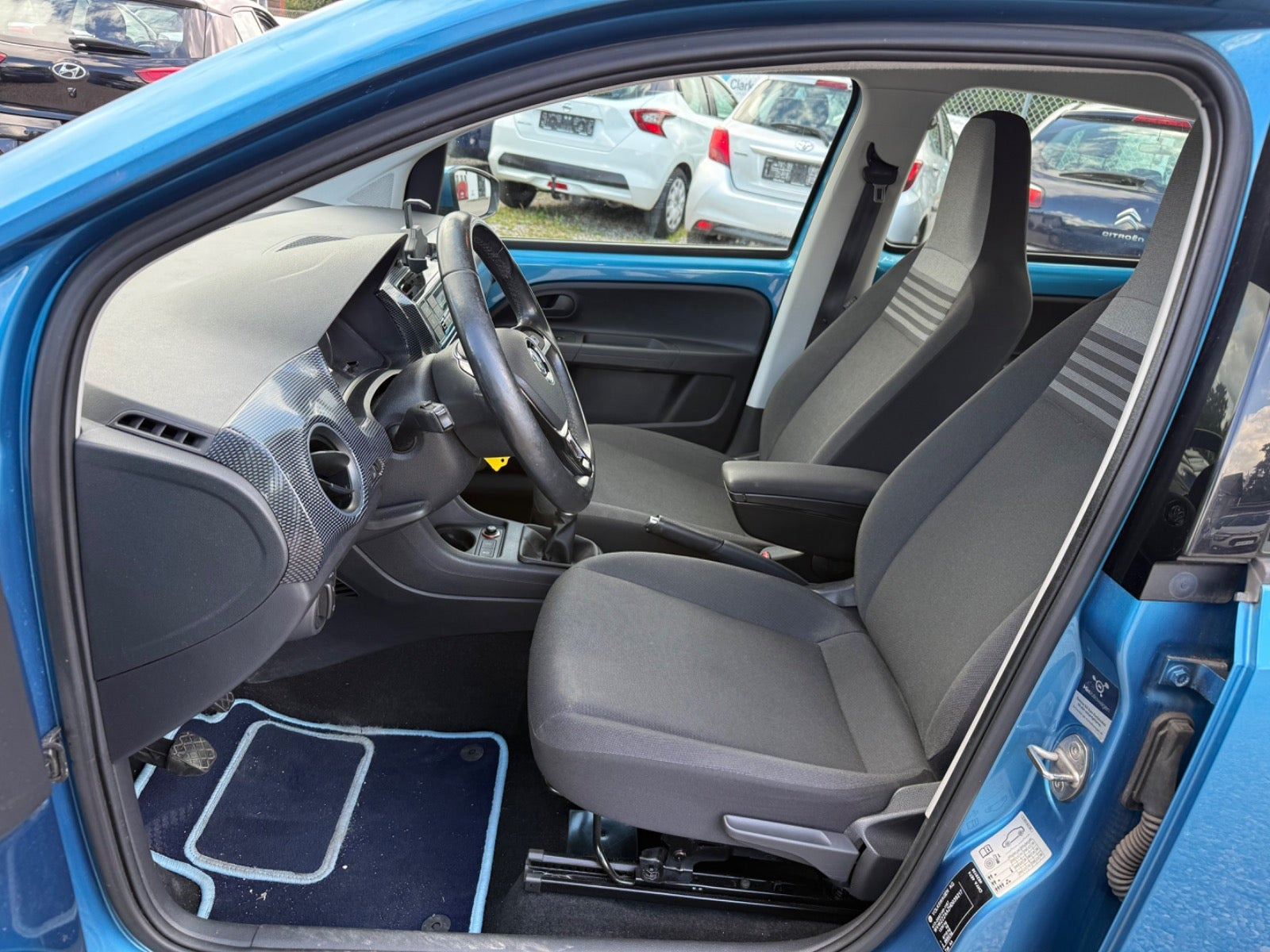 Blå VW UP! fra 2017