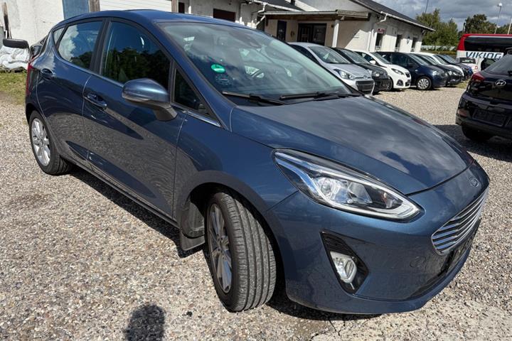 Blå Ford Fiesta fra 2019