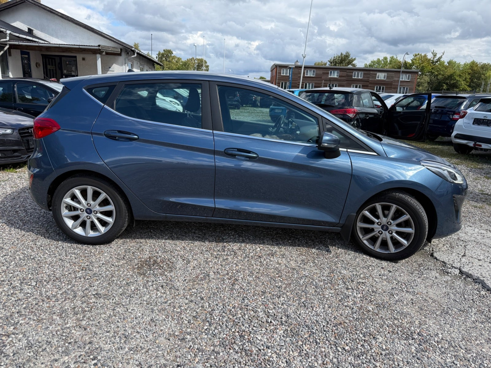 Blå Ford Fiesta fra 2019