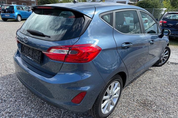 Blå Ford Fiesta fra 2019