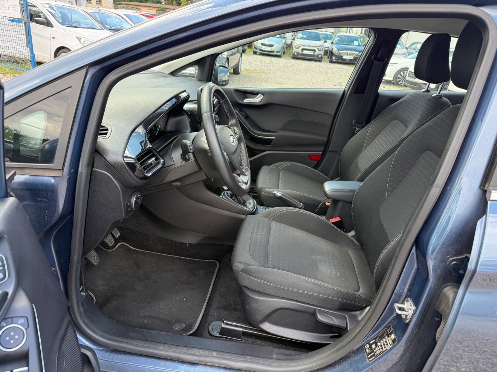 Blå Ford Fiesta fra 2019