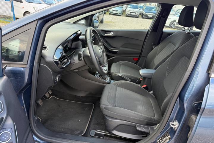 Blå Ford Fiesta fra 2019
