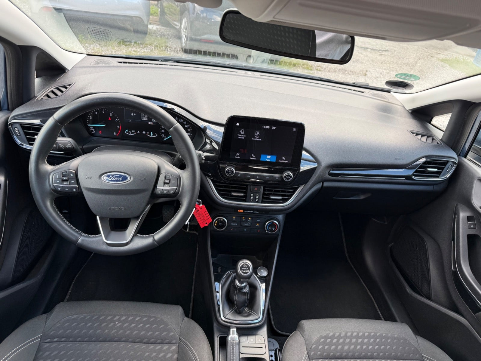 Blå Ford Fiesta fra 2019