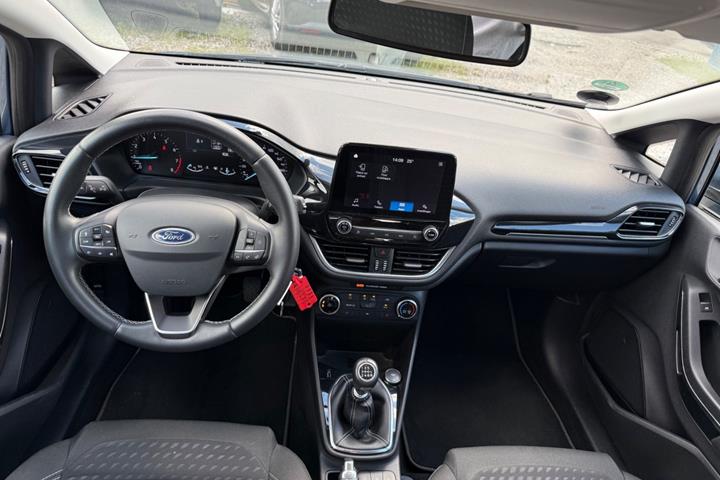 Blå Ford Fiesta fra 2019