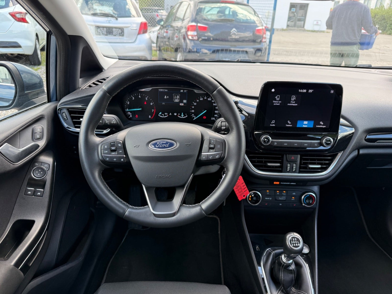 Blå Ford Fiesta fra 2019