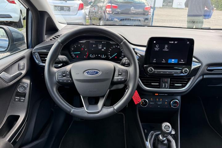 Blå Ford Fiesta fra 2019