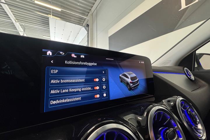Hvid Mercedes EQA250+ fra 2025