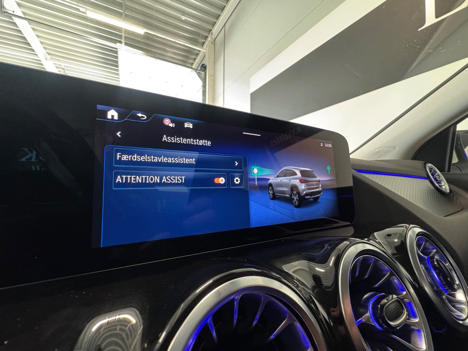 Hvid Mercedes EQA250+ fra 2025
