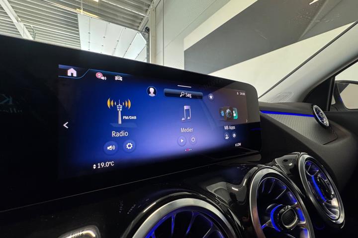 Hvid Mercedes EQA250+ fra 2025