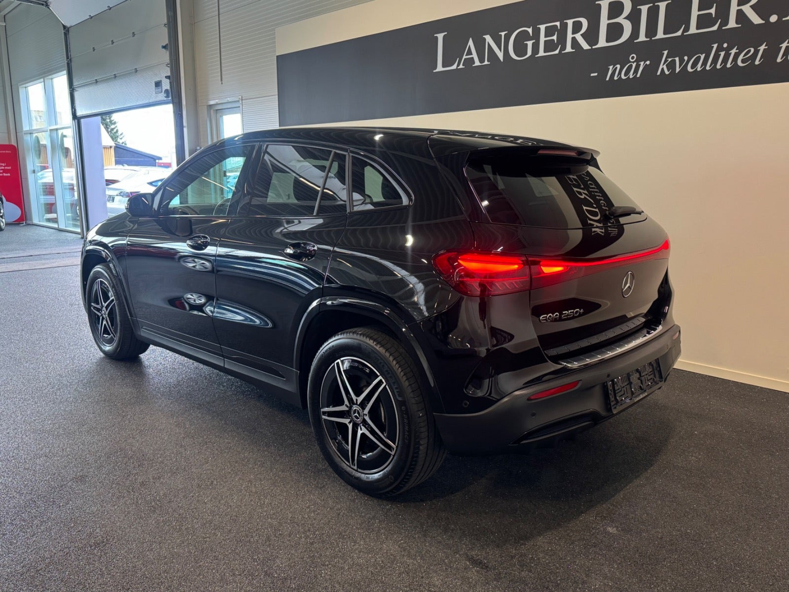 Sort Mercedes EQA250+ fra 2025