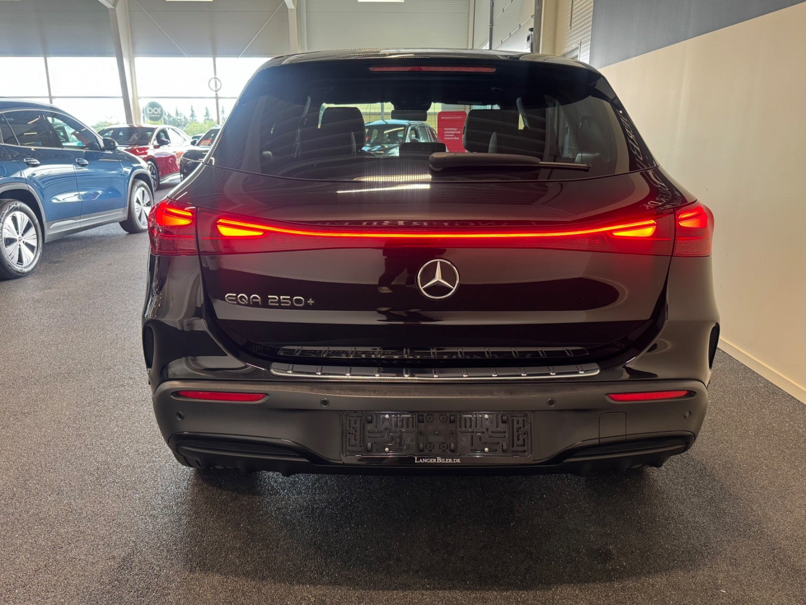 Sort Mercedes EQA250+ fra 2025