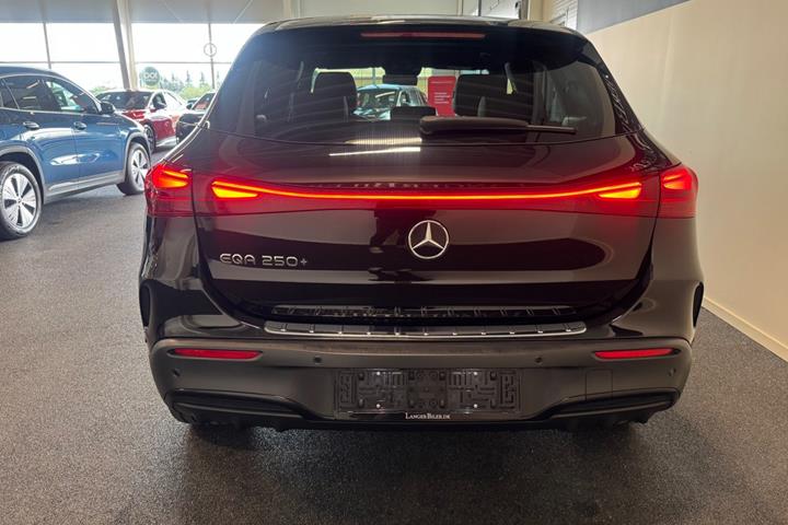 Sort Mercedes EQA250+ fra 2025