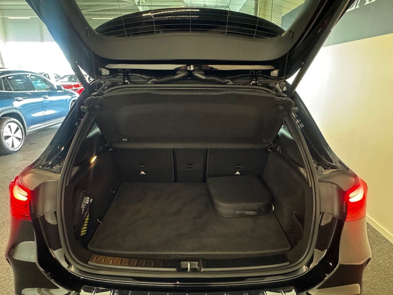 Sort Mercedes EQA250+ fra 2025