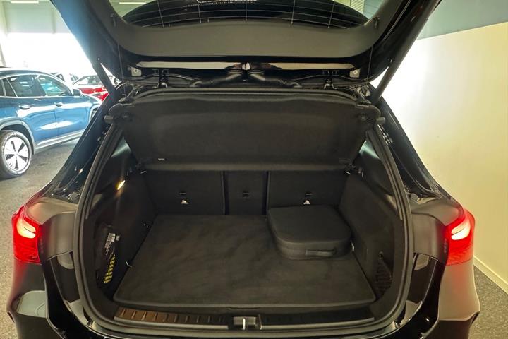 Sort Mercedes EQA250+ fra 2025