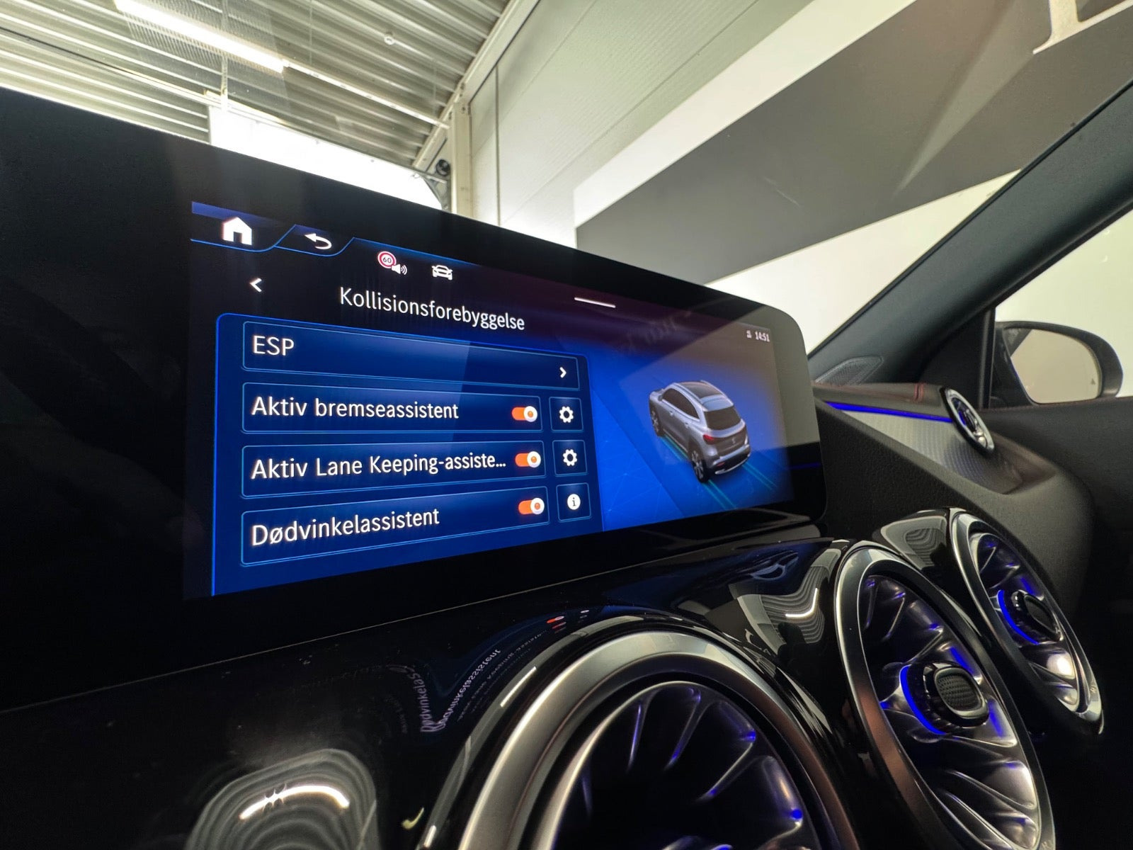 Sort Mercedes EQA250+ fra 2025