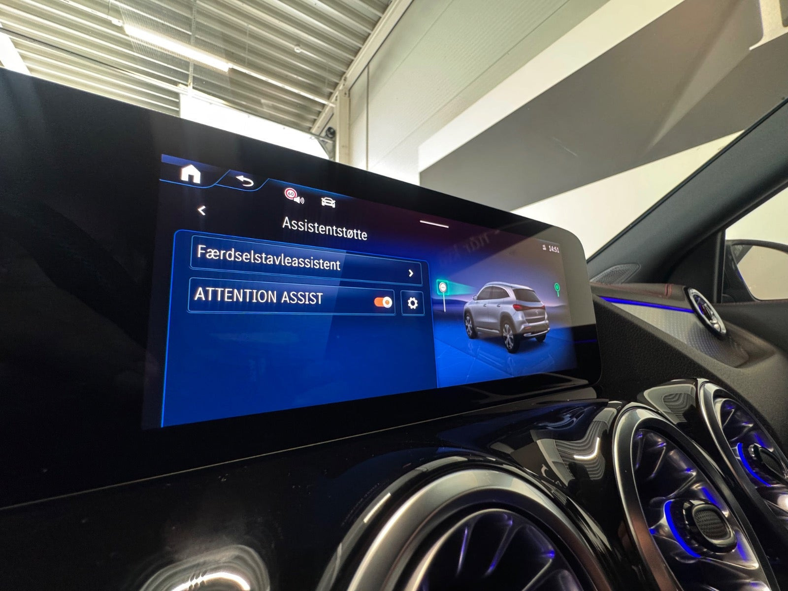 Sort Mercedes EQA250+ fra 2025
