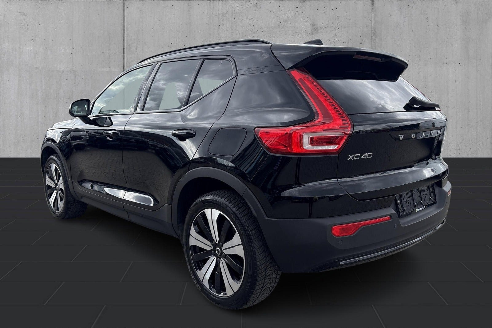 Sort Volvo XC40 fra 2022
