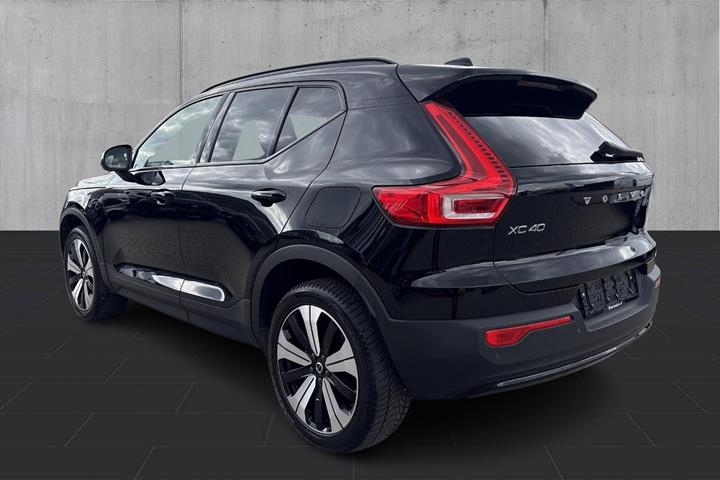Sort Volvo XC40 fra 2022