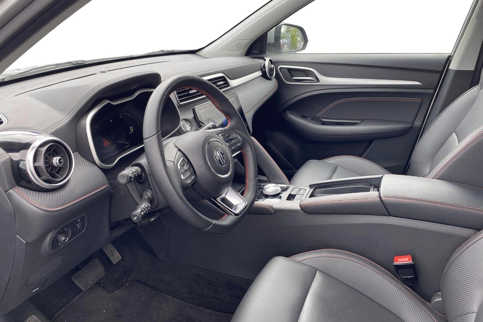 Sølv MG ZS fra 2024