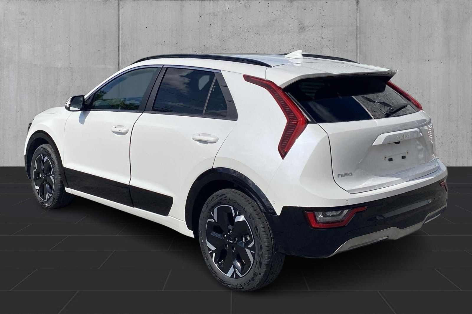 Hvid Kia Niro fra 2025