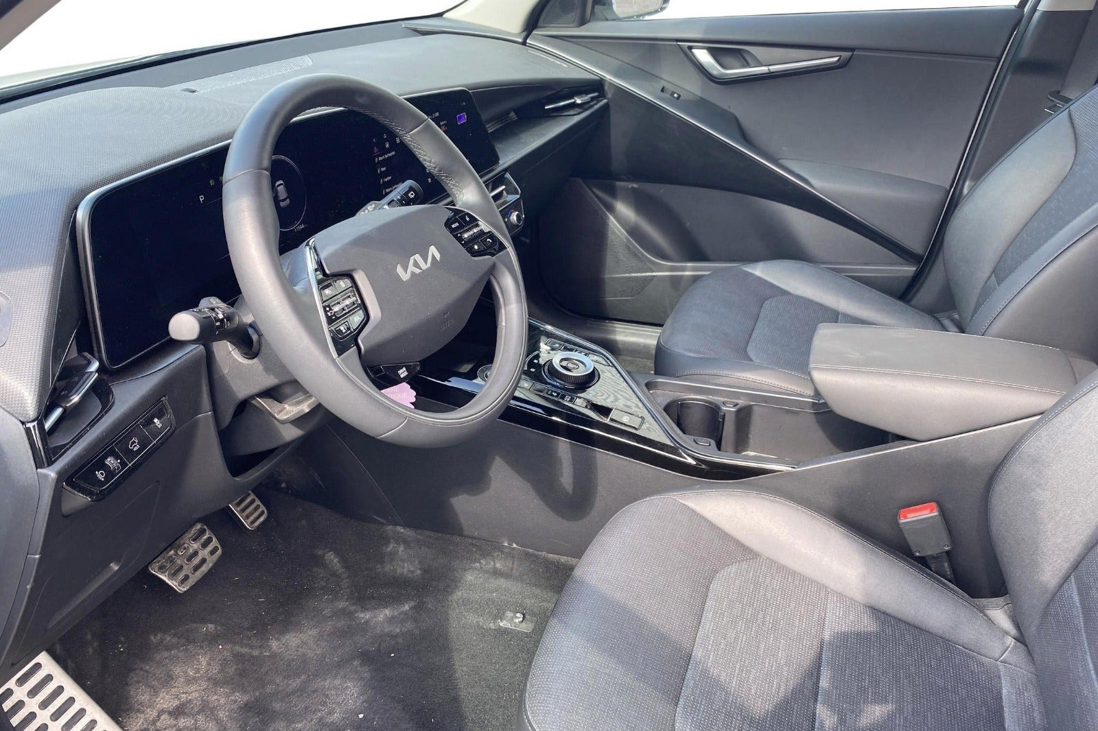 Hvid Kia Niro fra 2025