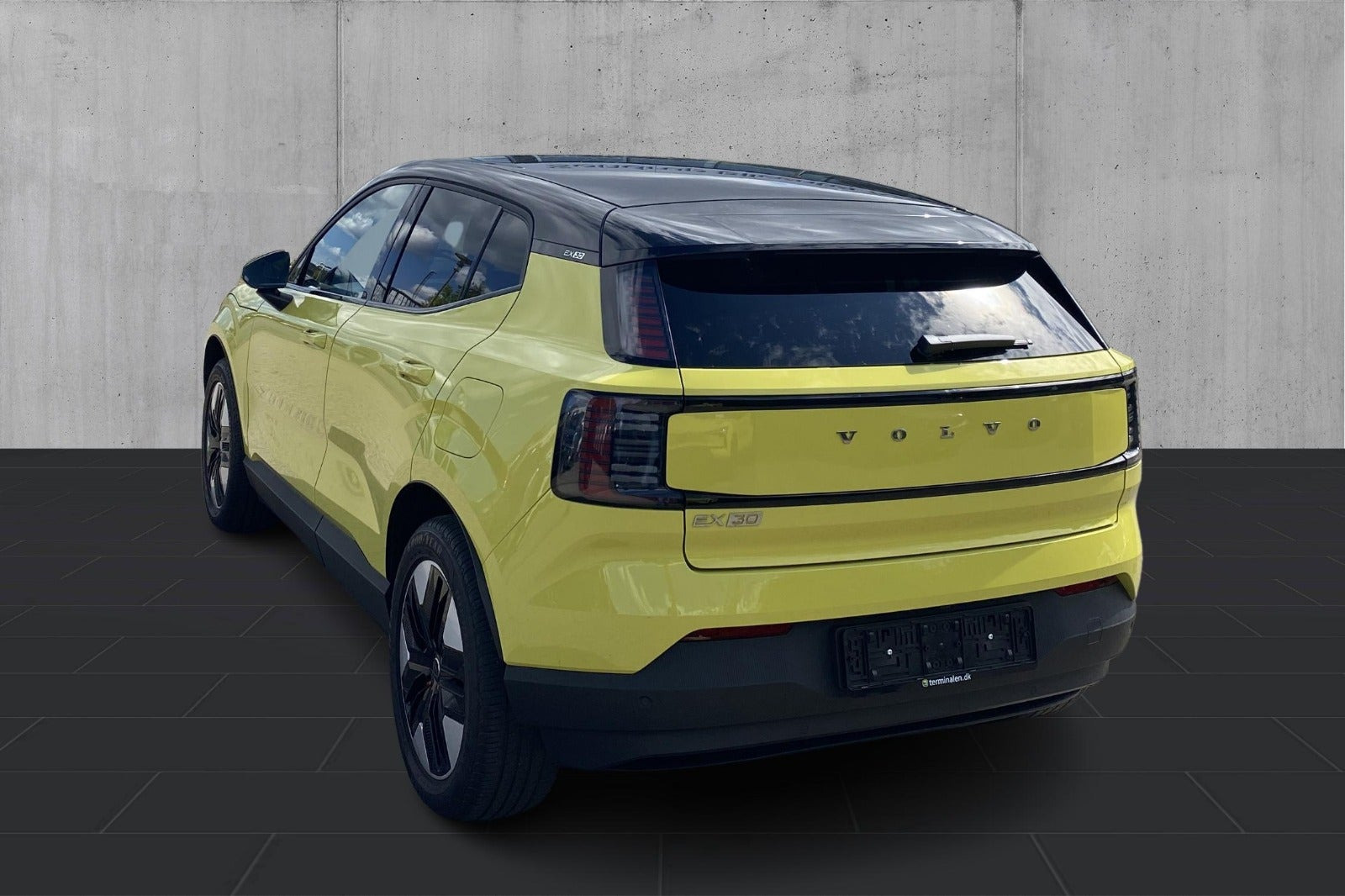 Gul Volvo EX30 fra 2024