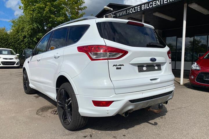 Hvid Ford Kuga fra 2013