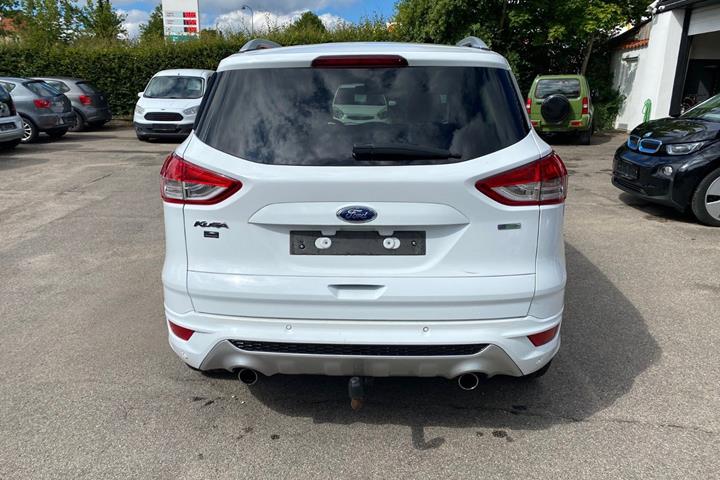 Hvid Ford Kuga fra 2013