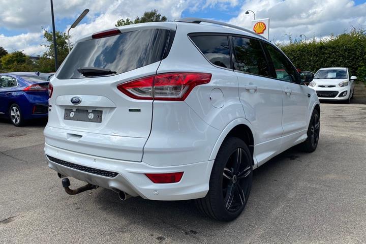Hvid Ford Kuga fra 2013