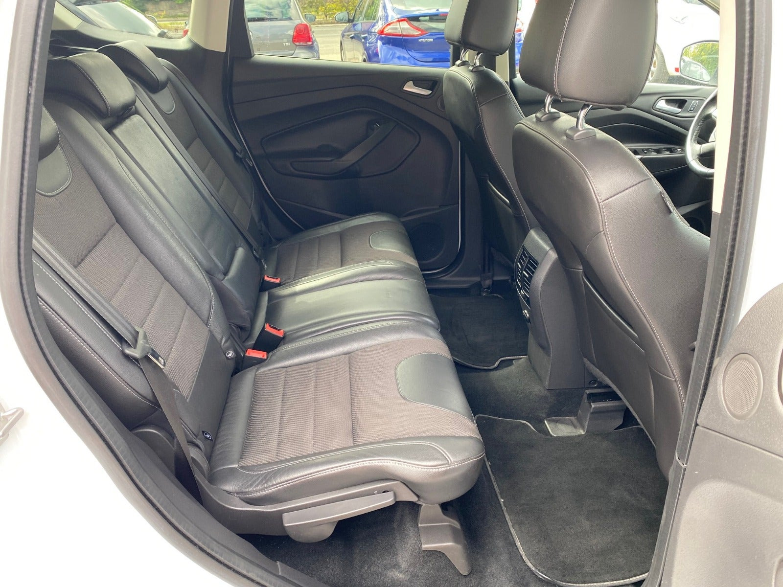 Hvid Ford Kuga fra 2013
