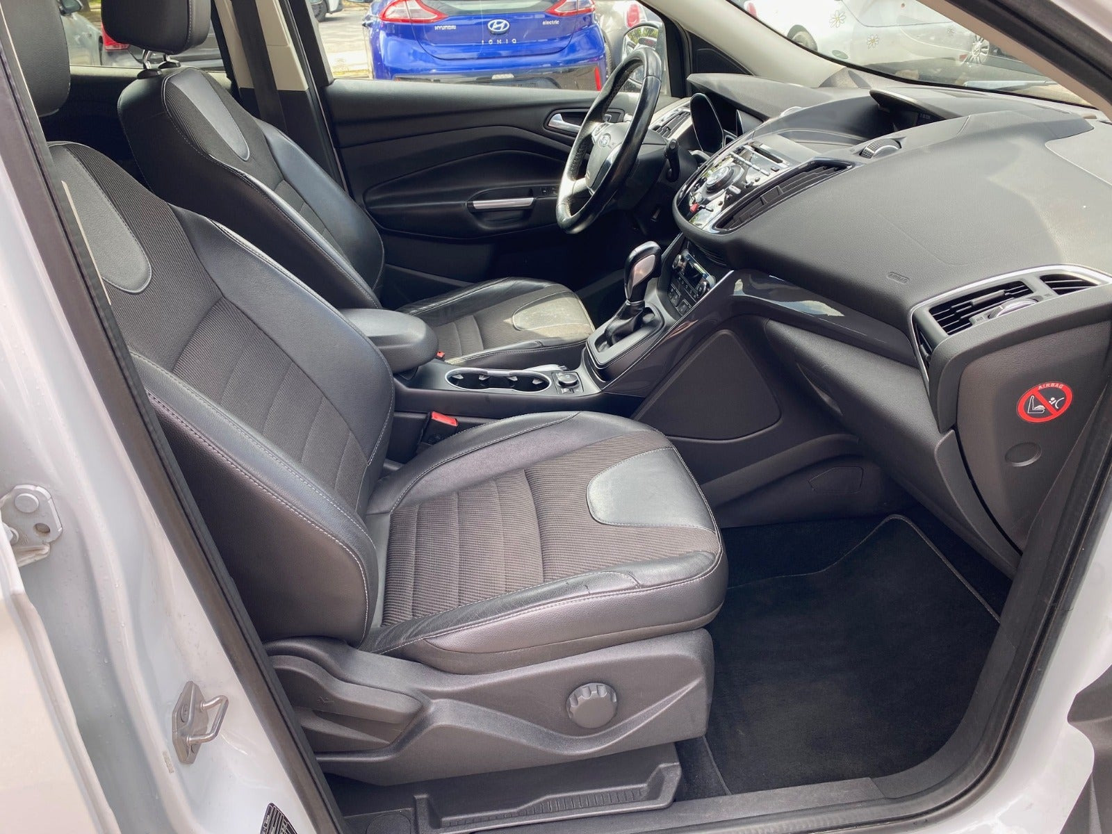 Hvid Ford Kuga fra 2013