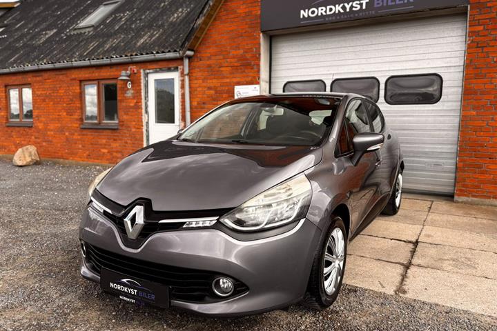 Grå Renault Clio IV fra 2014