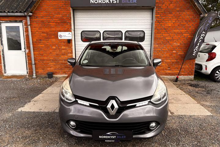 Grå Renault Clio IV fra 2014