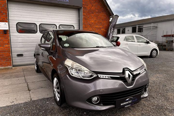 Grå Renault Clio IV fra 2014